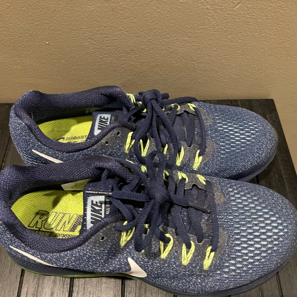 Nike Zoom running shoes in size 8